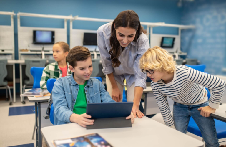 Cómo potenciar tu creatividad con herramientas digitales en proyectos escolares